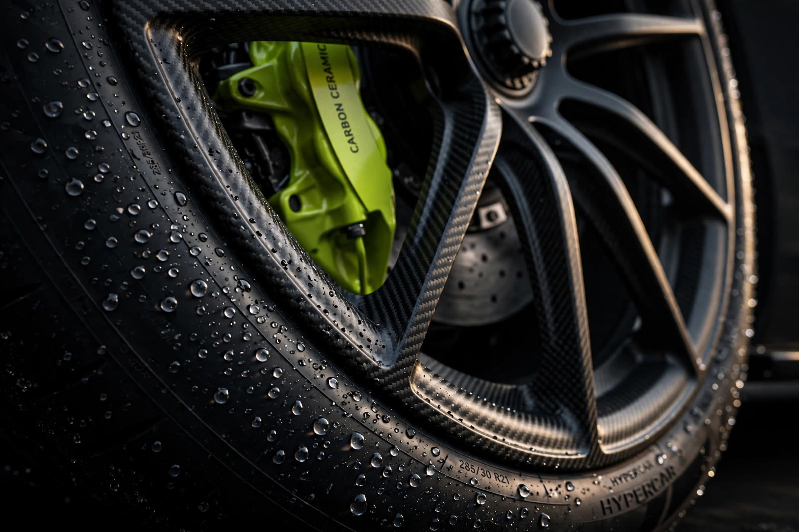 VANTA One carbon wheel detail, finished
